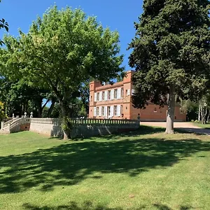 Chateau Ratou Bed & Breakfast