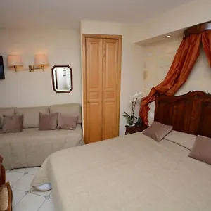 Familia Hotel Paris